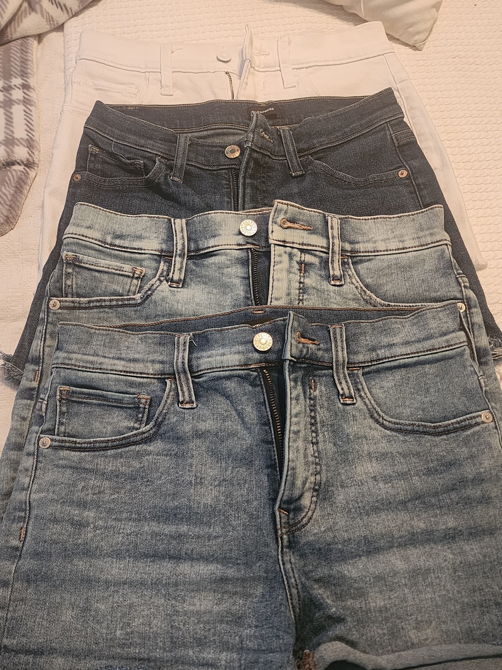 Women’s High-Rise Stretch Express Shorts  - Blue and White Size 2